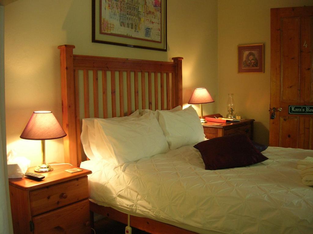 The Old Trading Post Hotel Wilderness Bagian luar foto