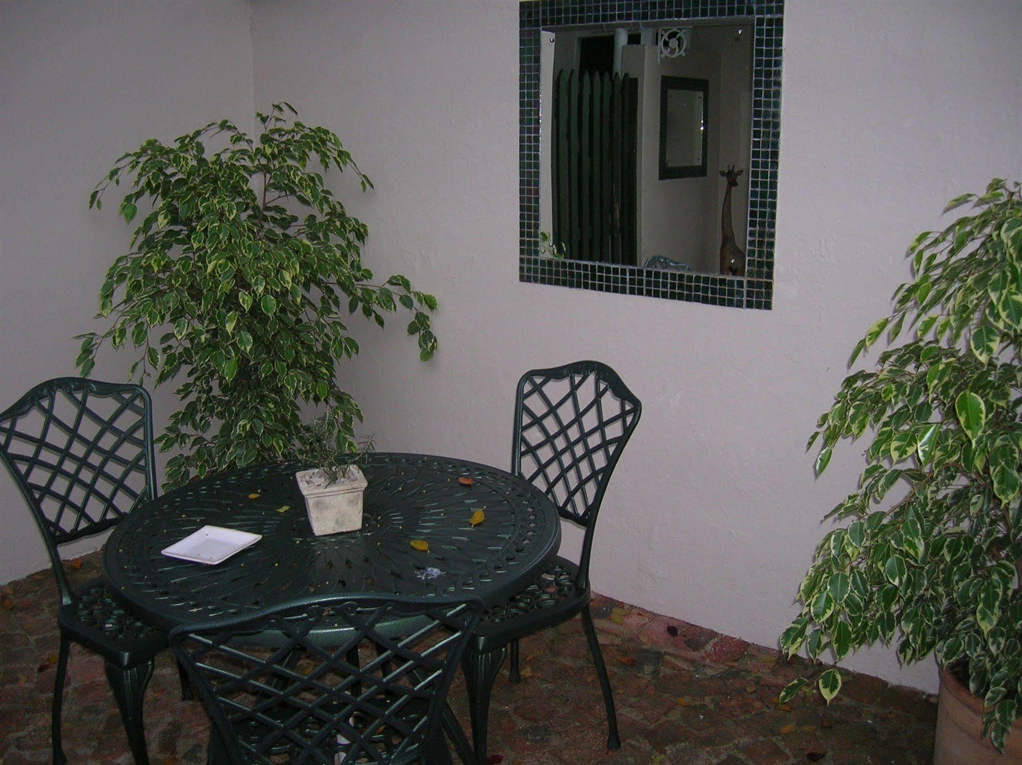 The Old Trading Post Hotel Wilderness Bagian luar foto